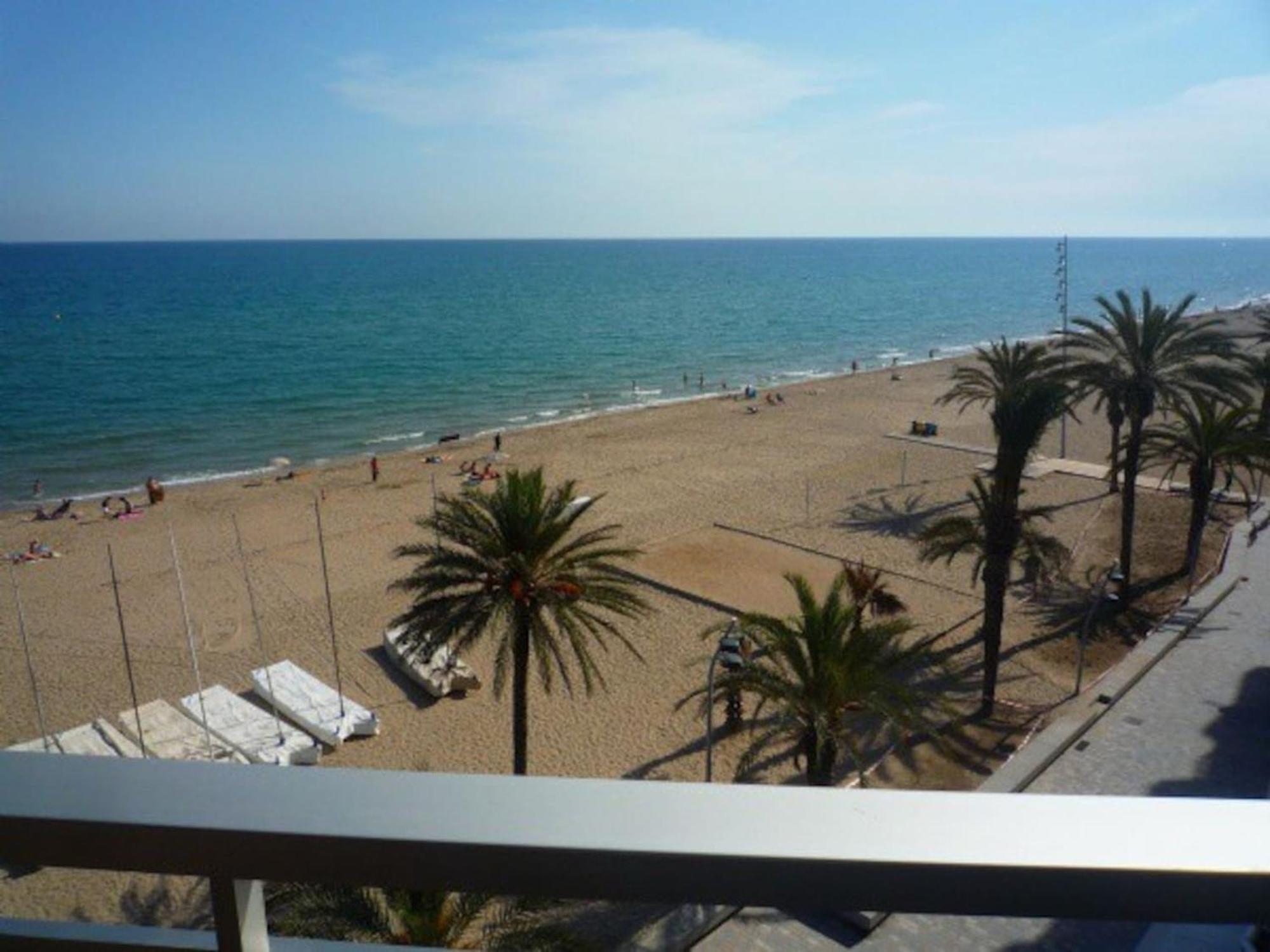 Spacious Apartment With Sea View Terrace In Calafell Bagian luar foto